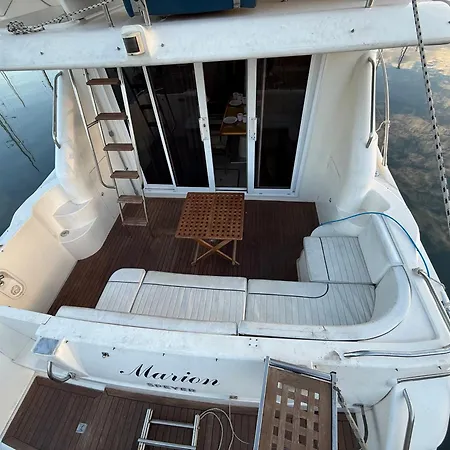 Sailingcherry Комарруга